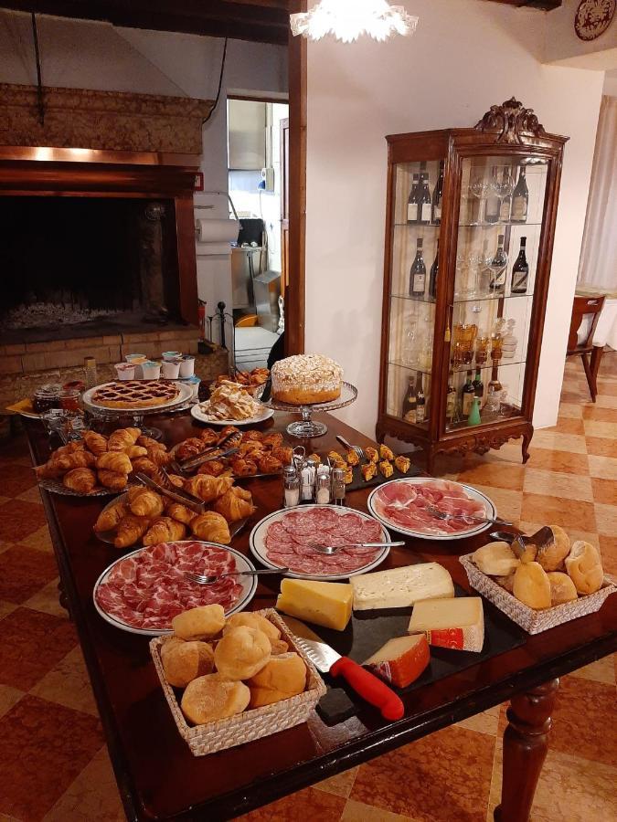 Locanda Al Centrale Caprino Veronese Extérieur photo