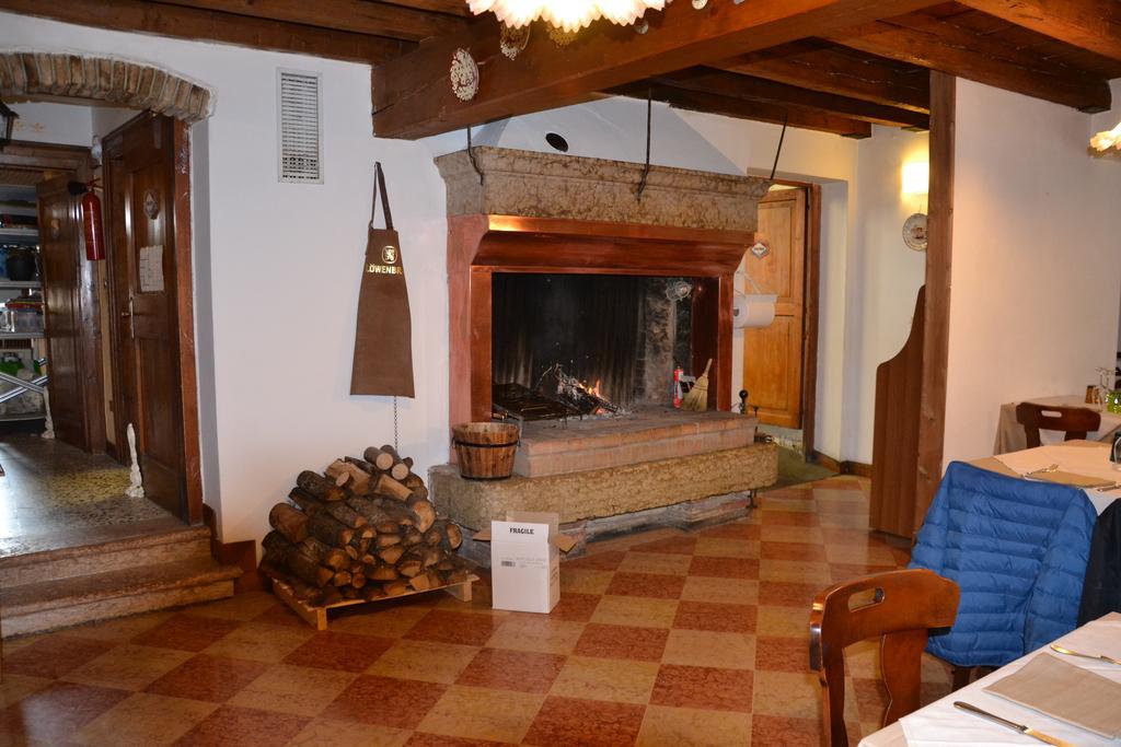 Locanda Al Centrale Caprino Veronese Extérieur photo