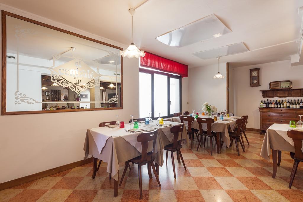 Locanda Al Centrale Caprino Veronese Extérieur photo