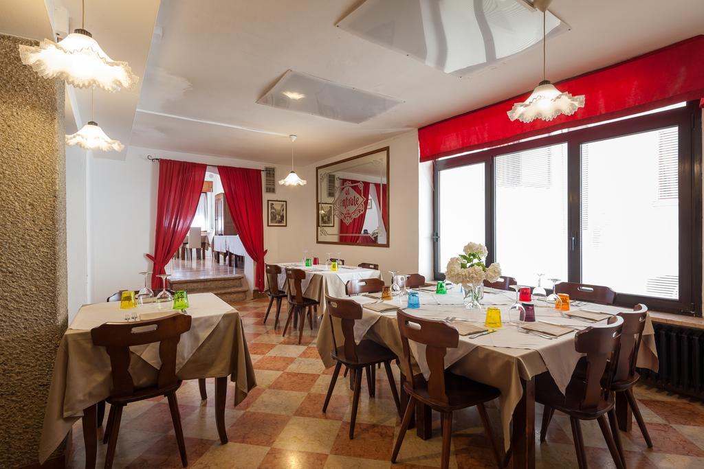 Locanda Al Centrale Caprino Veronese Extérieur photo
